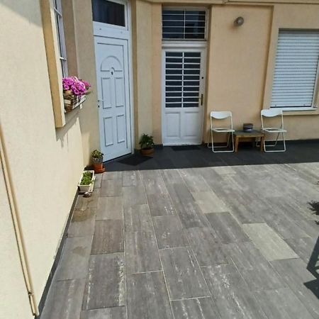 Virag Apartment Будапеща Екстериор снимка