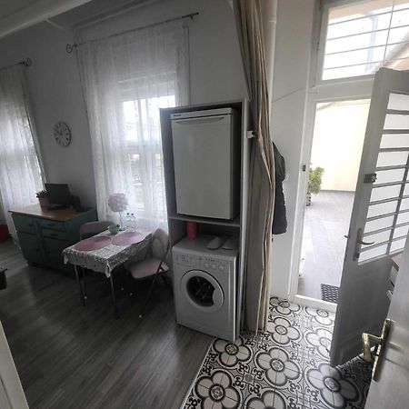 Virag Apartment Будапеща Екстериор снимка